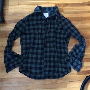 American Eagle Dark Green and Black Plaid Shirt flannel look